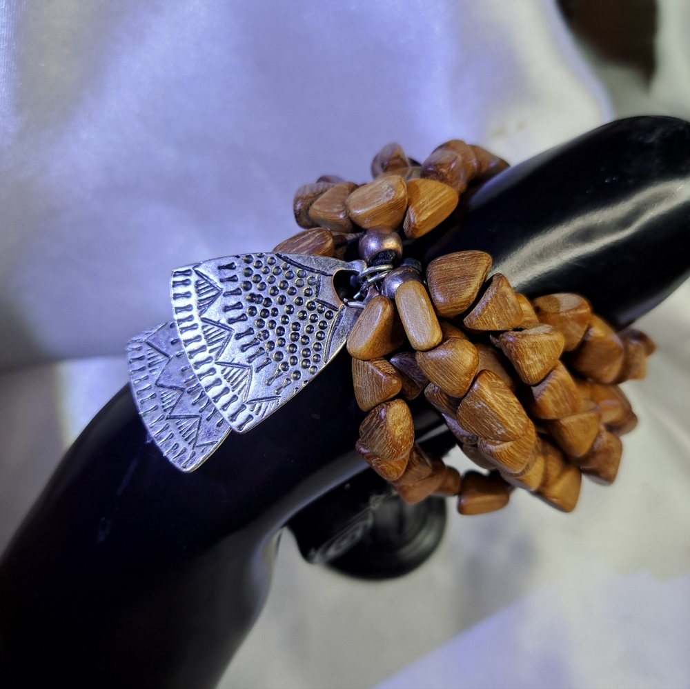 Chicos Wood Resin Stretch Braclet - Picture 6 of 8